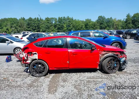 2018 Ford Focus Rs из США, поврежденный, VIN WF0DP3TH7J4127724